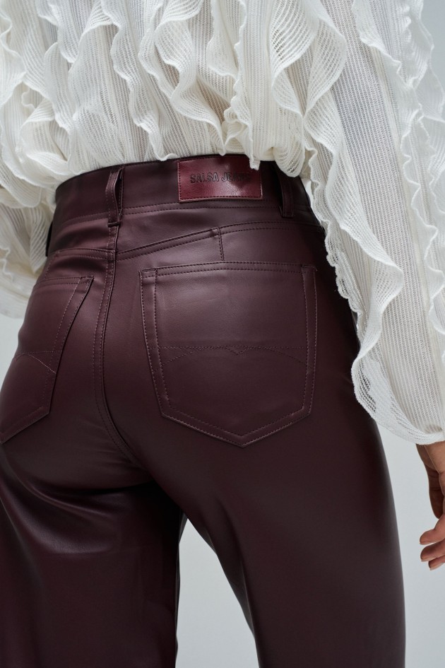 WAHR CROPPED WEITE LEDER-EFFEKT JEANS