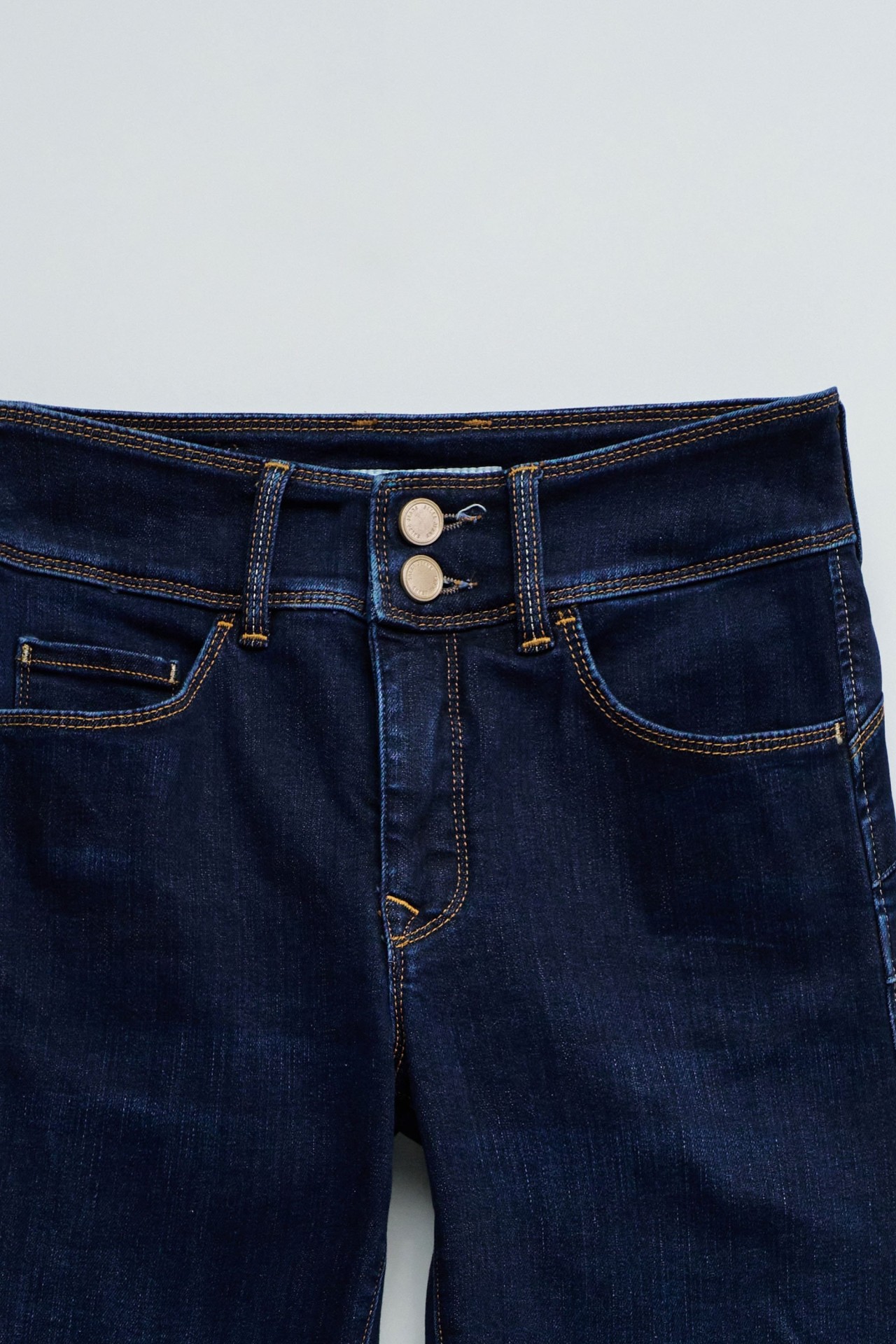 JEANS SECRET PUSH IN STRAIGHT