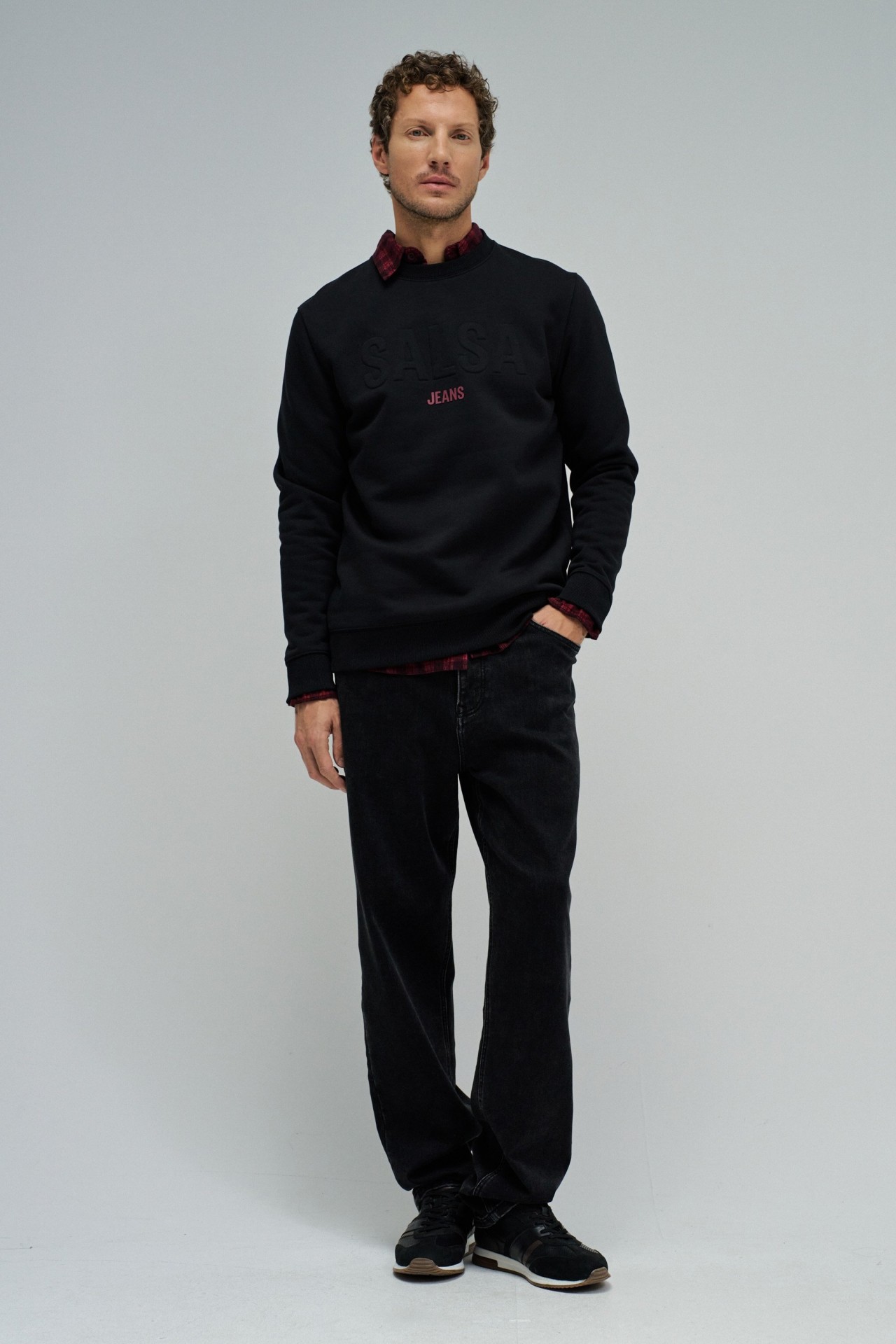 SWEAT  CAPUCHE AVEC LOGO