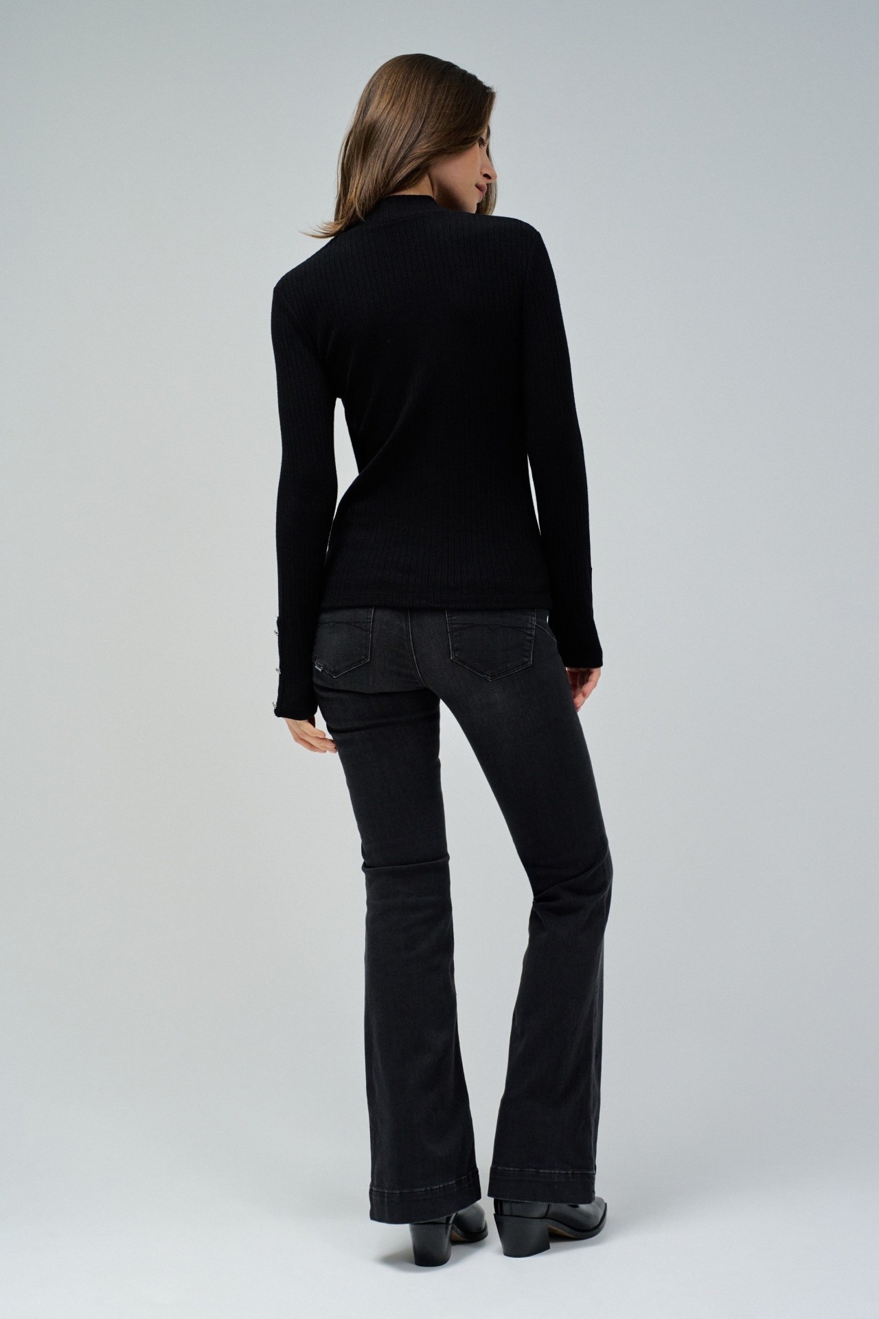 PULLOVER MIT RUNDHALSAUSSCHNITT