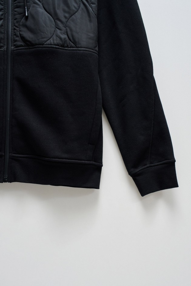 MANTEL AUS MATERIALMIX