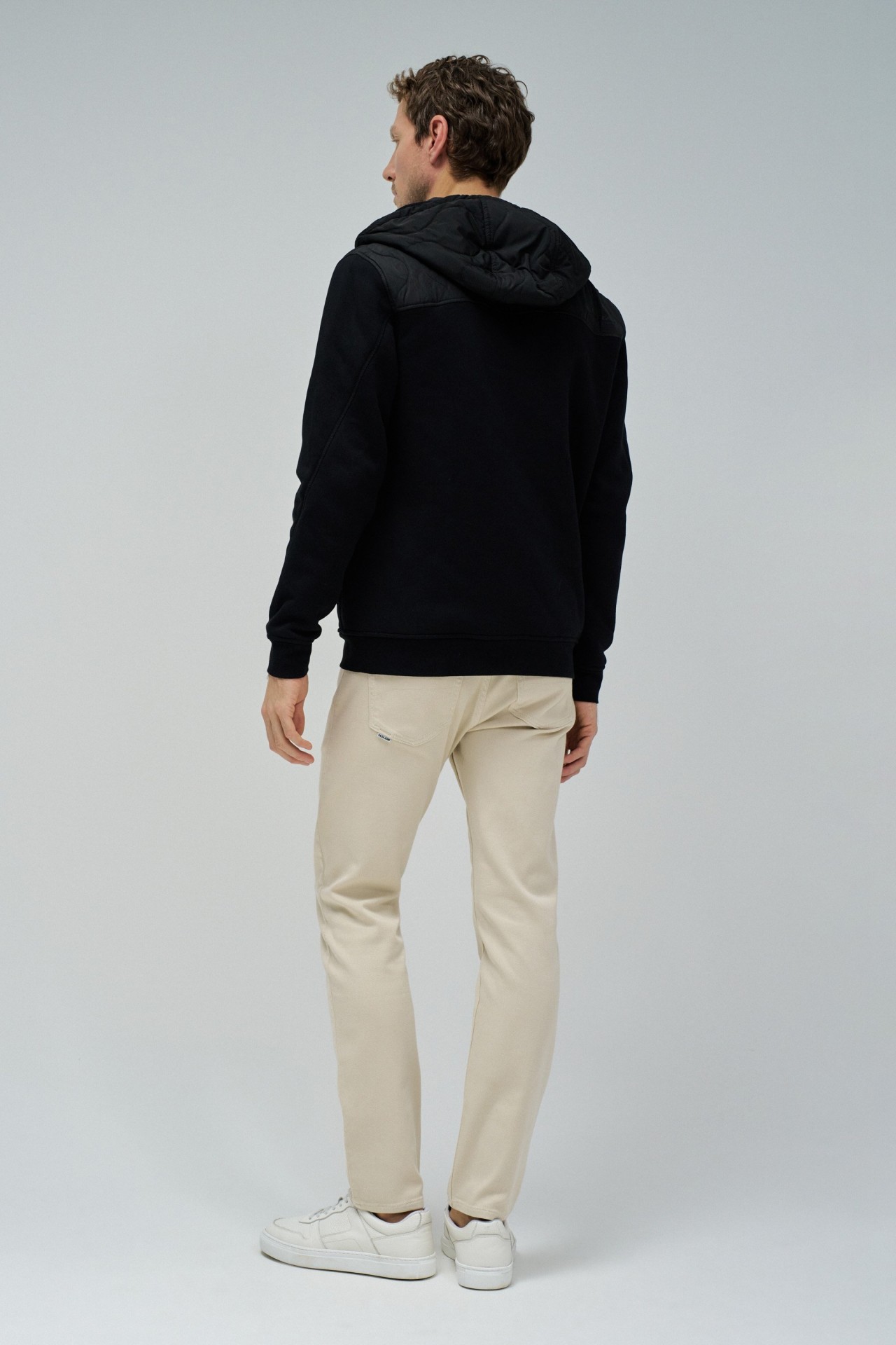 MANTEL AUS MATERIALMIX