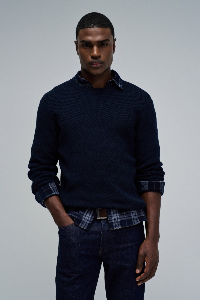 TEXTURED KNIT SWEATER