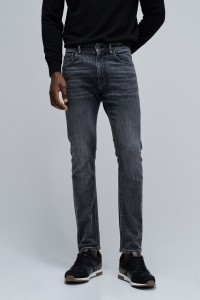 SKINNY FIT JEANS