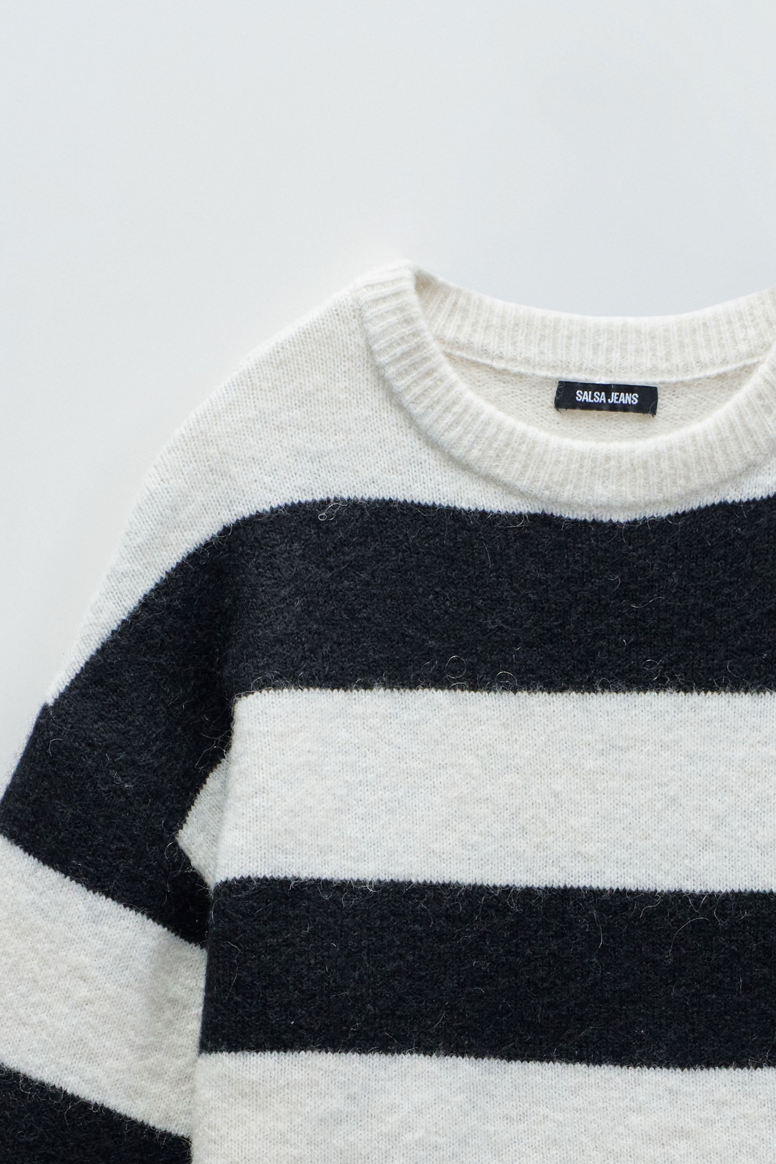 WOLLE UND MOHAIR GESTREIFTER PULLOVER