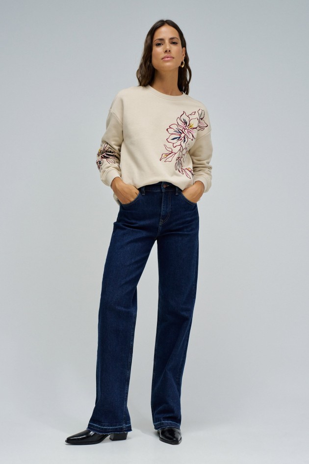SWEATSHIRT WITH FLORAL EMBROIDERY
