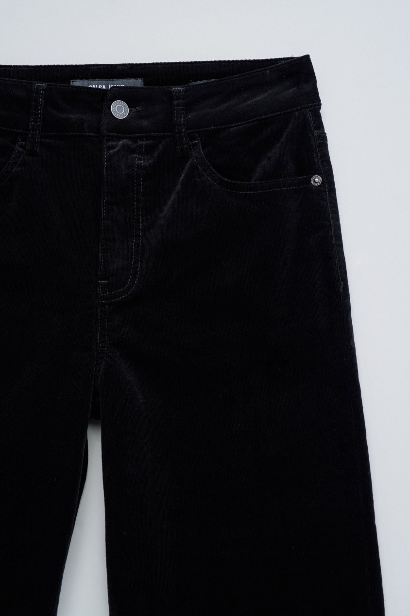 STRAIGHT JEANS AUS CORD