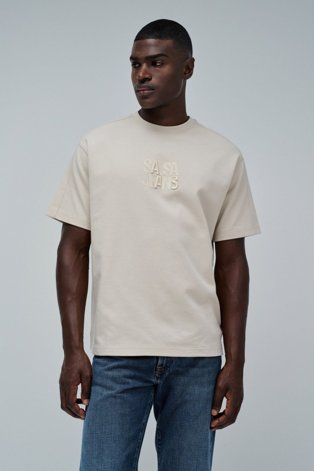 T-SHIRT WITH BRANDING