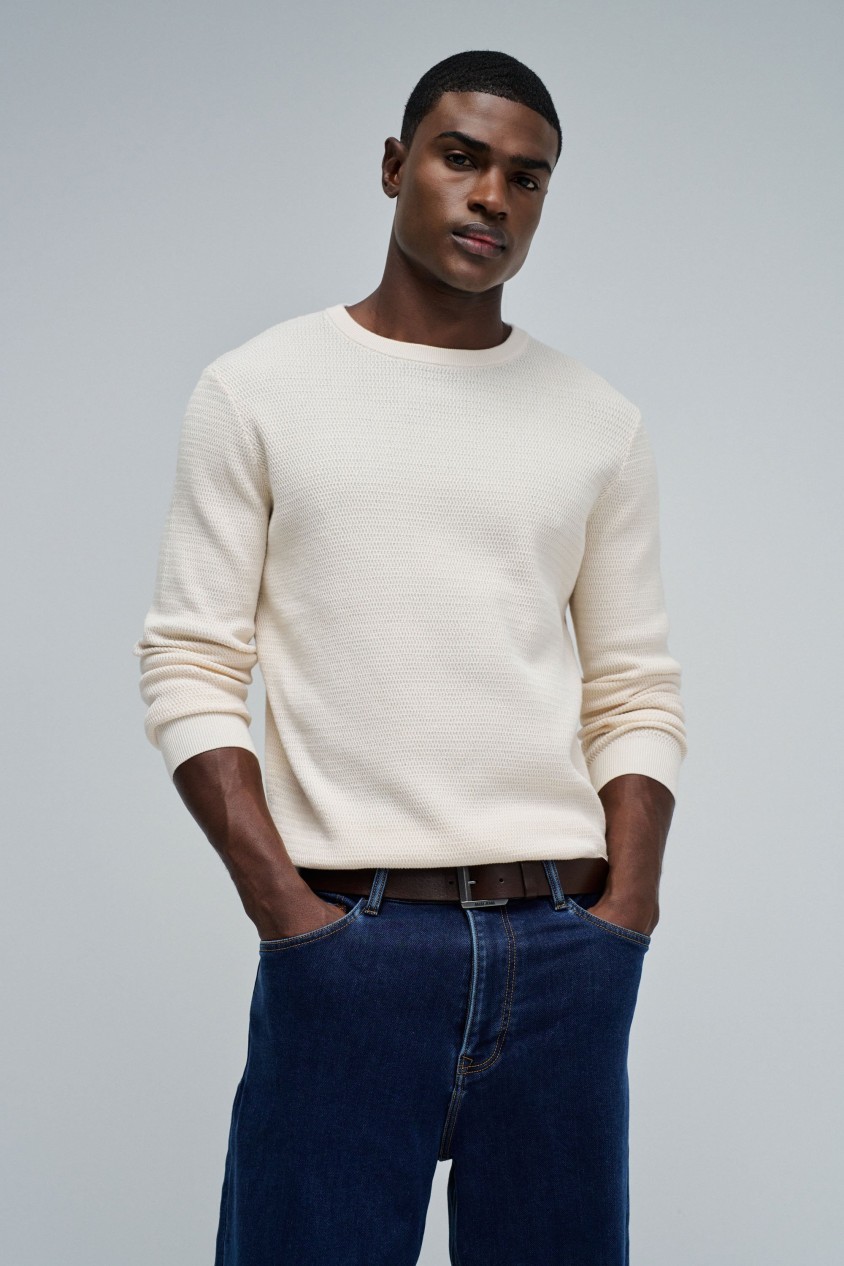 TEXTURED KNIT SWEATER