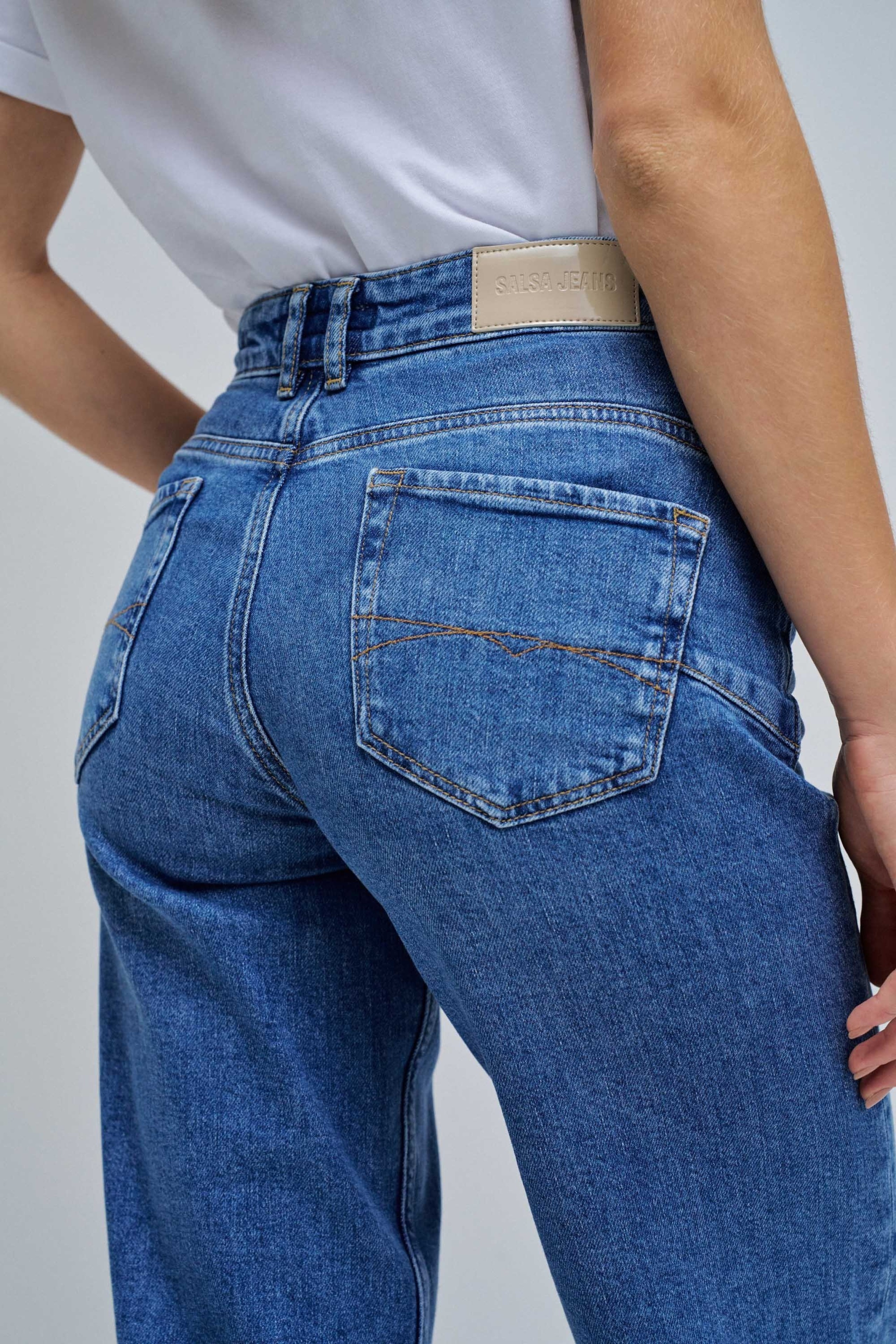 FAITH PUSH IN CROPPED STRAIGHT JEANS