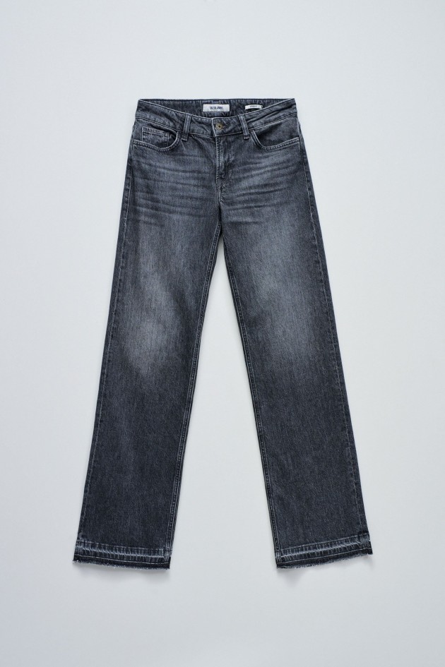 LOW RISE STRAIGHT JEANS