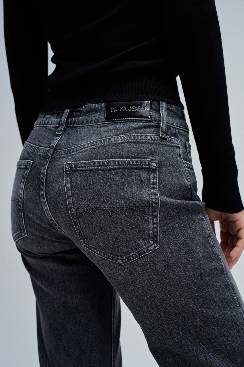 LOW RISE STRAIGHT JEANS