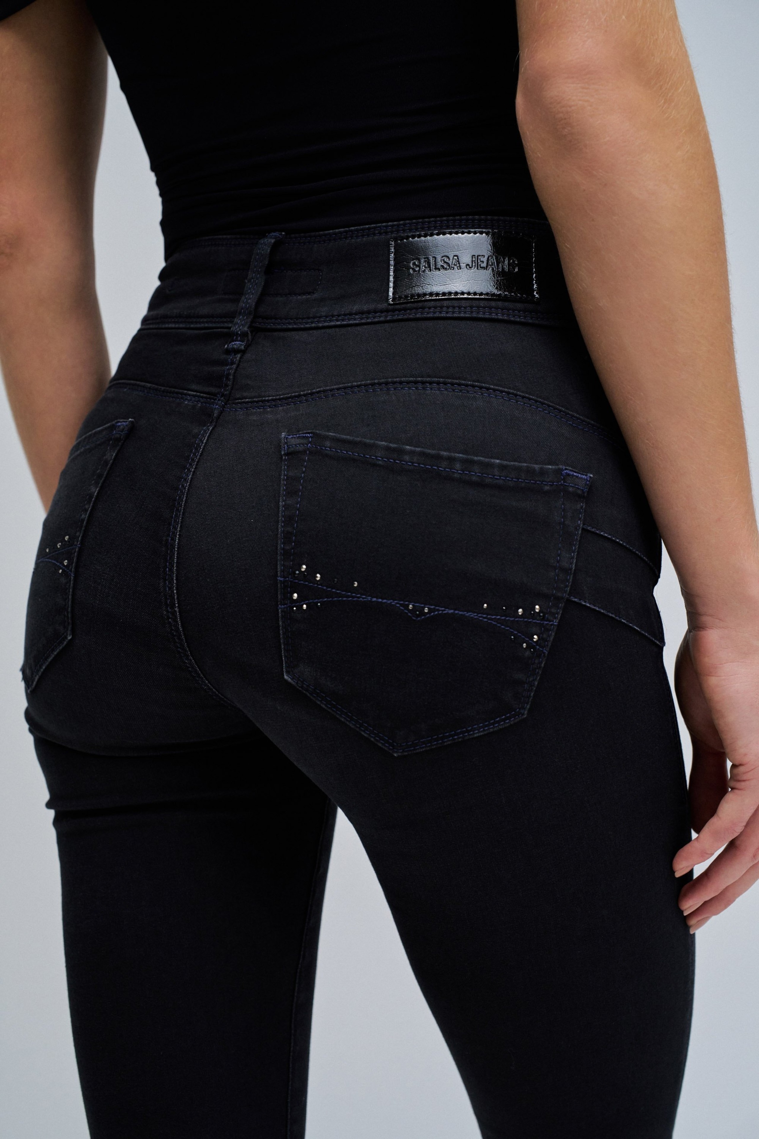 SECRET PUSH IN SKINNY SOFT TOUCH JEANS