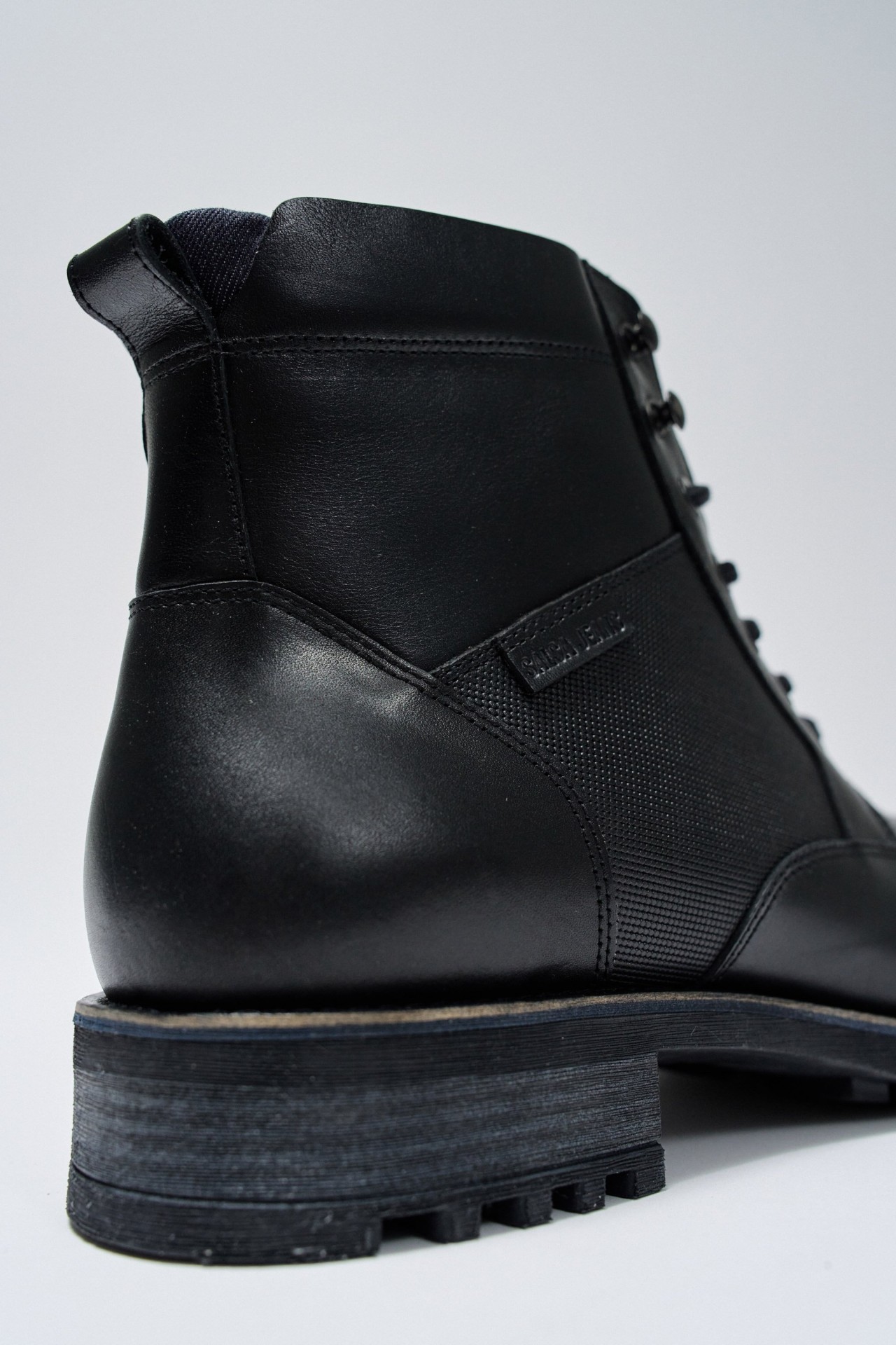 LEATHER LACE-UP BOOTS