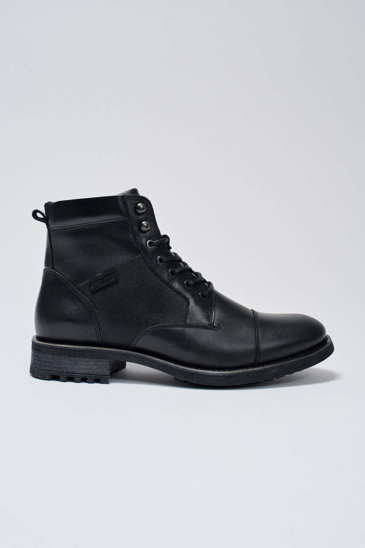 LEATHER LACE-UP BOOTS