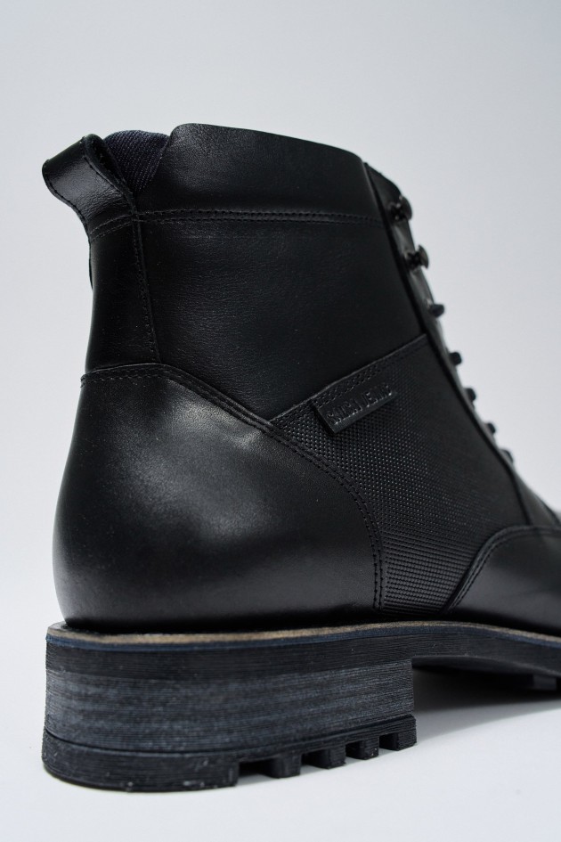 LEATHER LACE-UP BOOTS