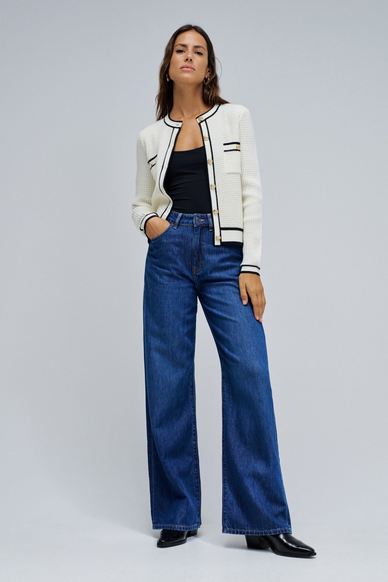 CARDIGAN AVEC BOUTONS DORS