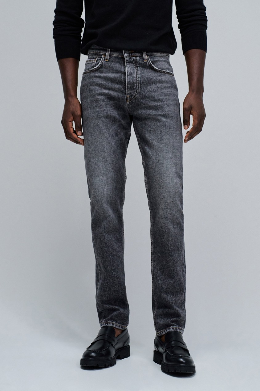 SLIM FIT JEANS