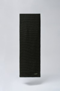 KNITTED SCARF