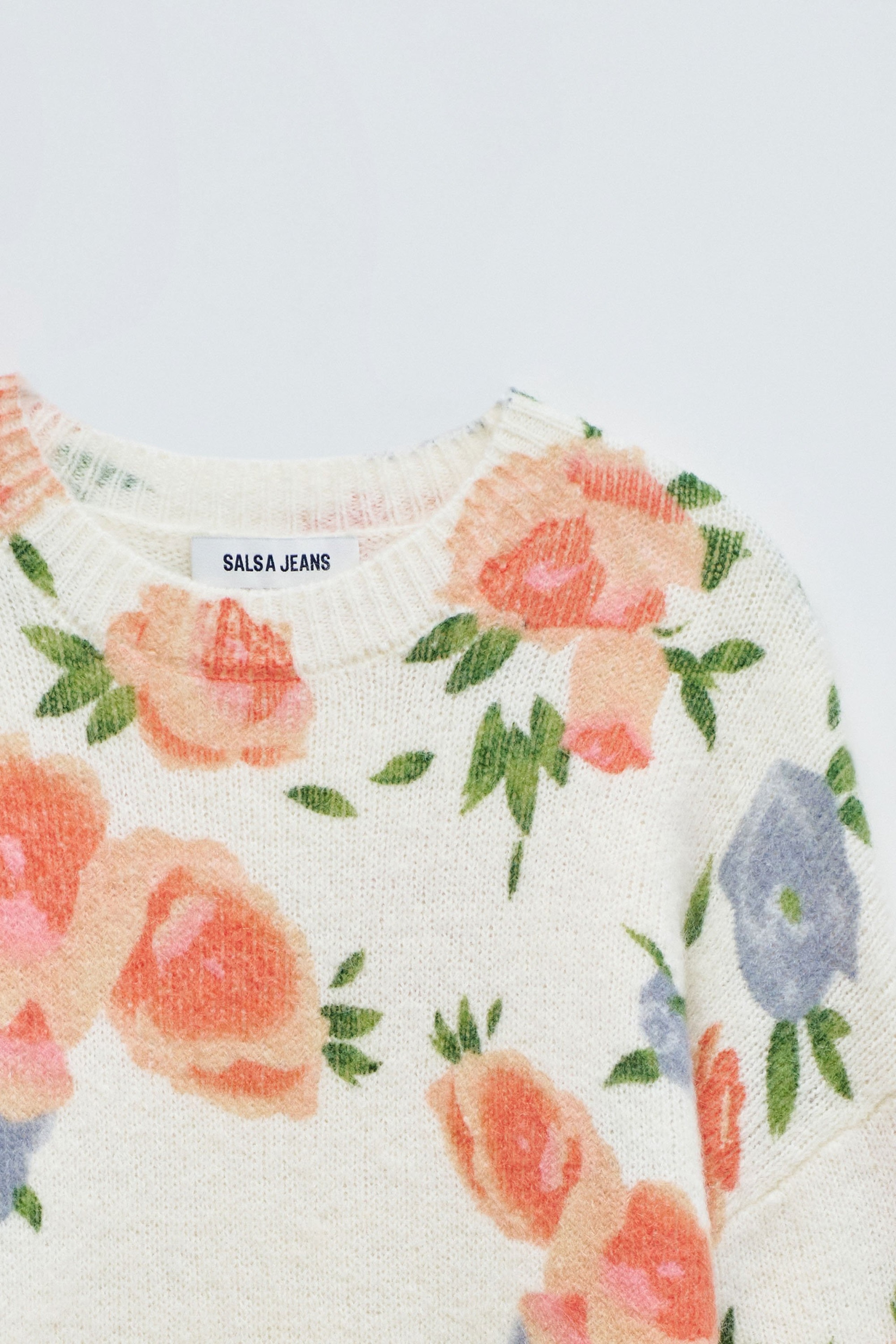 WOLLE UND MOHAIR-PULLOVER MIT BLUMENMUSTER