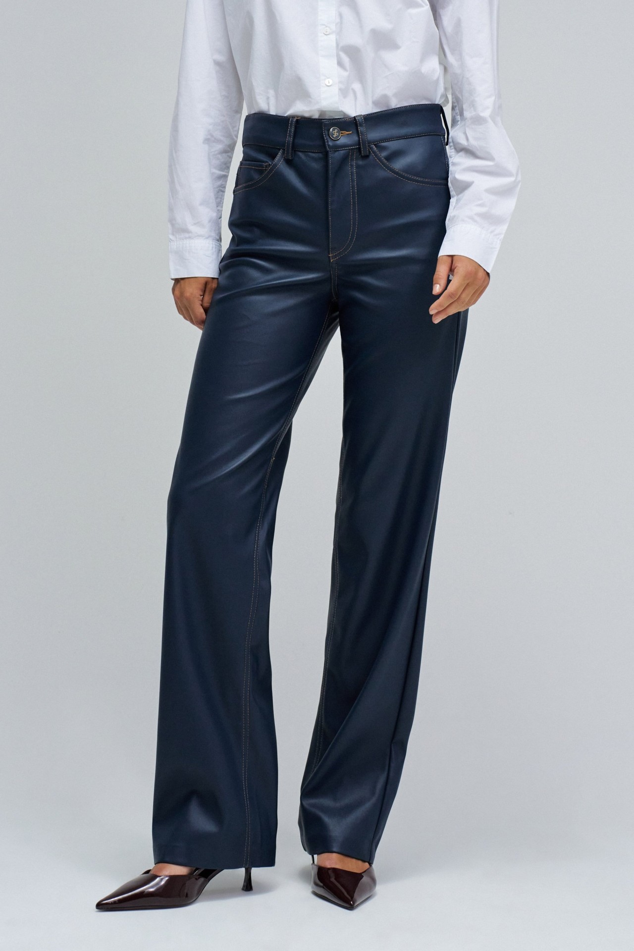 FAITH PUSH IN STRAIGHT LEATHER EFFECT JEANS