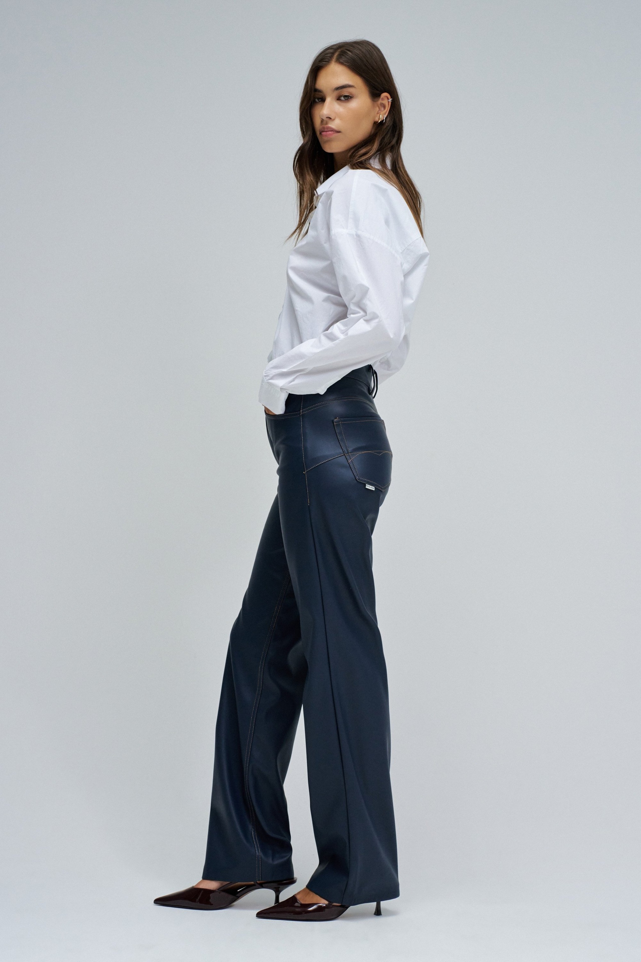 FAITH PUSH IN STRAIGHT LEATHER EFFECT JEANS