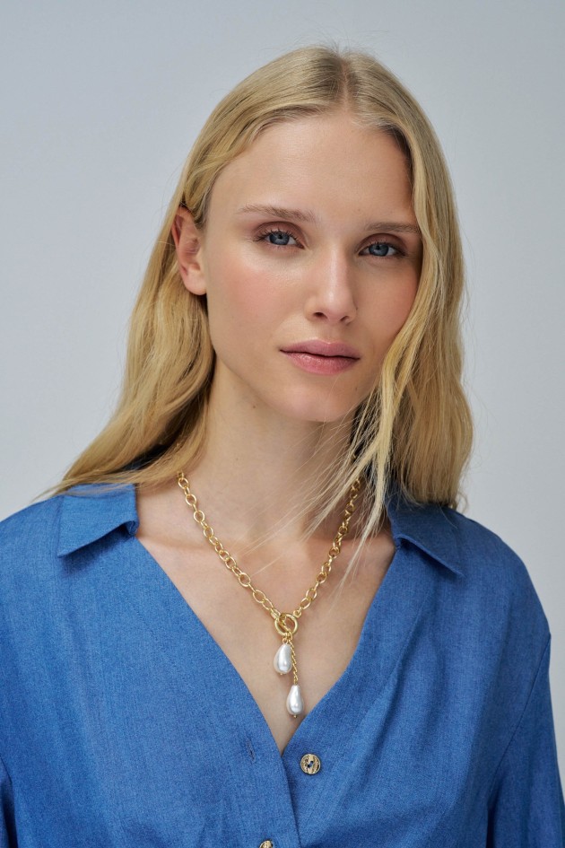 COLAR CURTO COM PÉROLAS BARROCAS