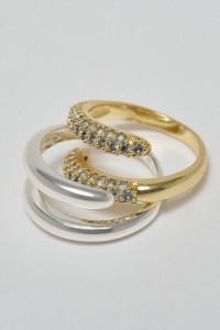 RING MIT MEHRFACHEN KREUZUNGSEFFEKT