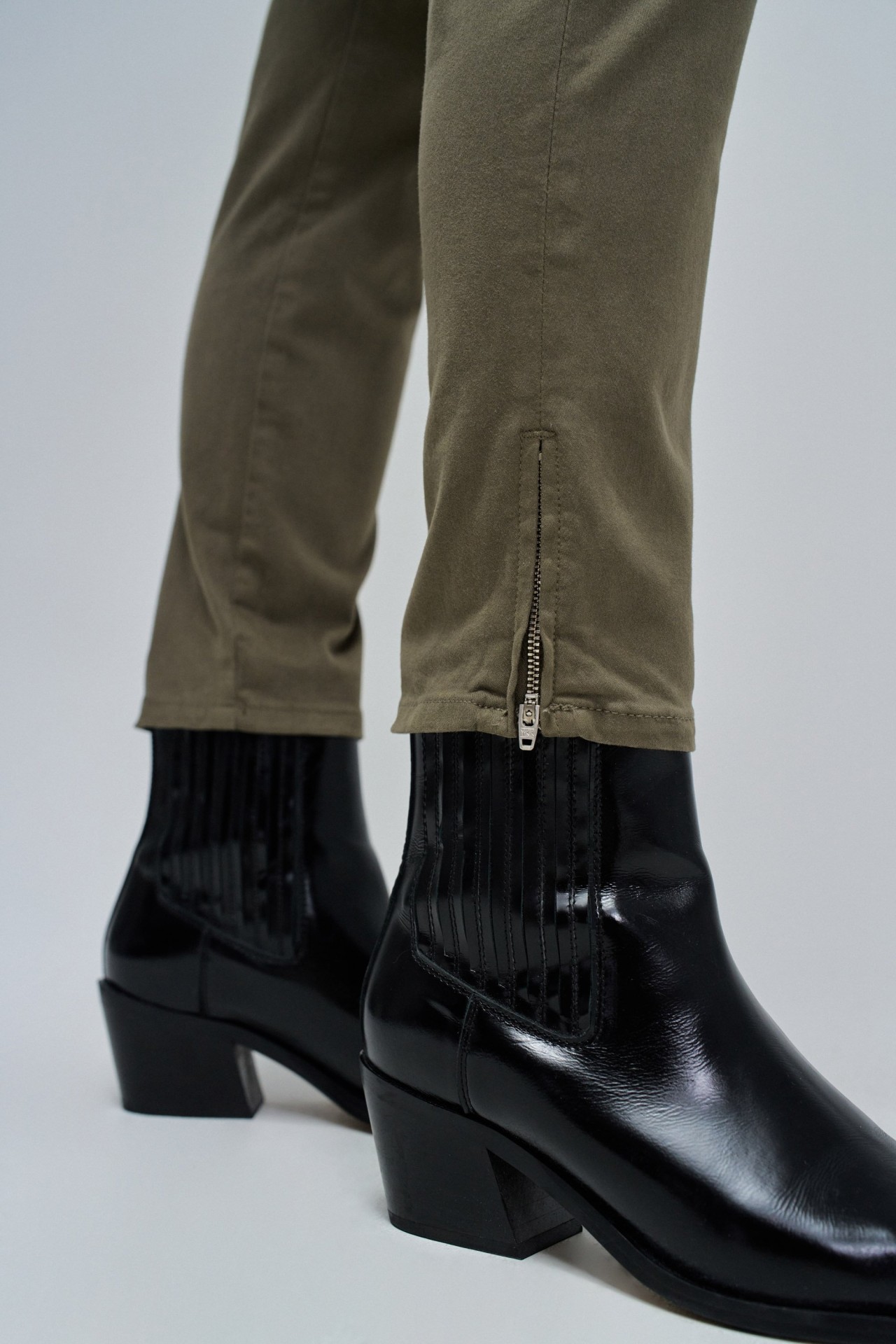 FAITH PUSH IN CROPPED SKINNY JEANS