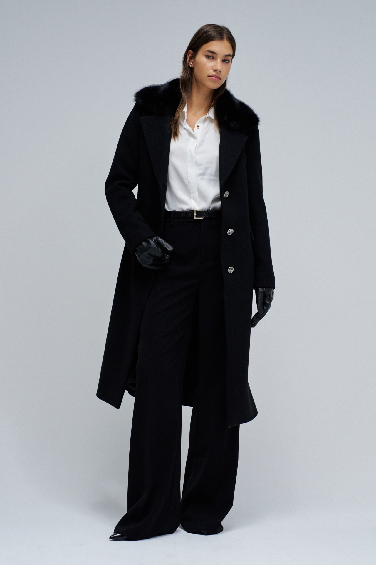 WOOLLEN COAT WITH FUR COLLAR