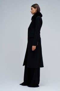 WOOLLEN COAT WITH FUR COLLAR