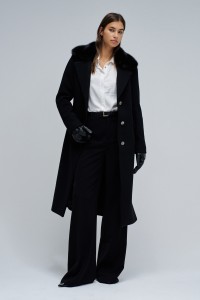 WOOLLEN COAT WITH FUR COLLAR