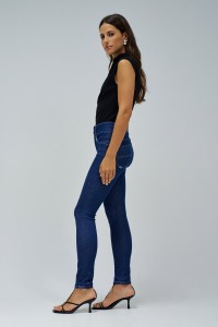 SECRET PUSH IN SKINNY SOFT TOUCH JEANS