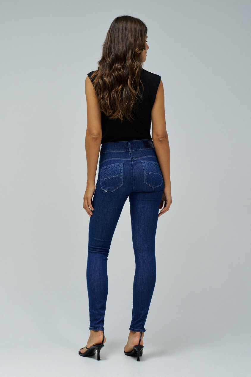 SECRET PUSH IN SKINNY SOFT TOUCH JEANS