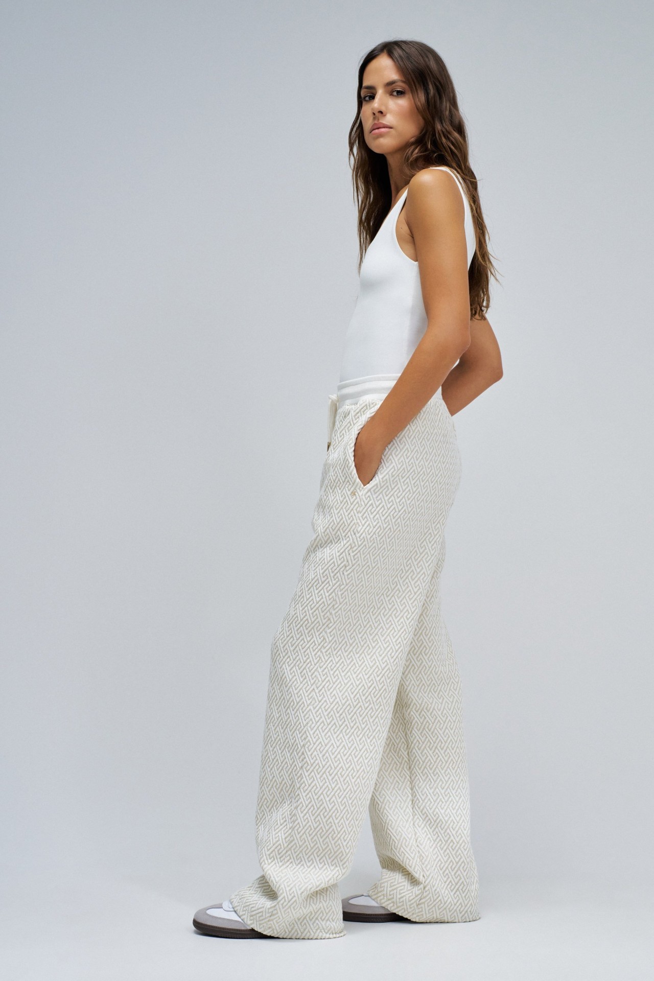 PANTALONES JOGGERS CON JACQUARD