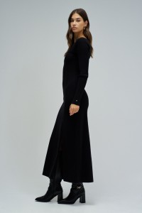 DRESS IN KNIT