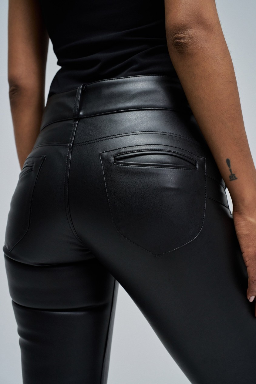 SECRET CHINO PUSH IN FLARE EFECTO PIEL