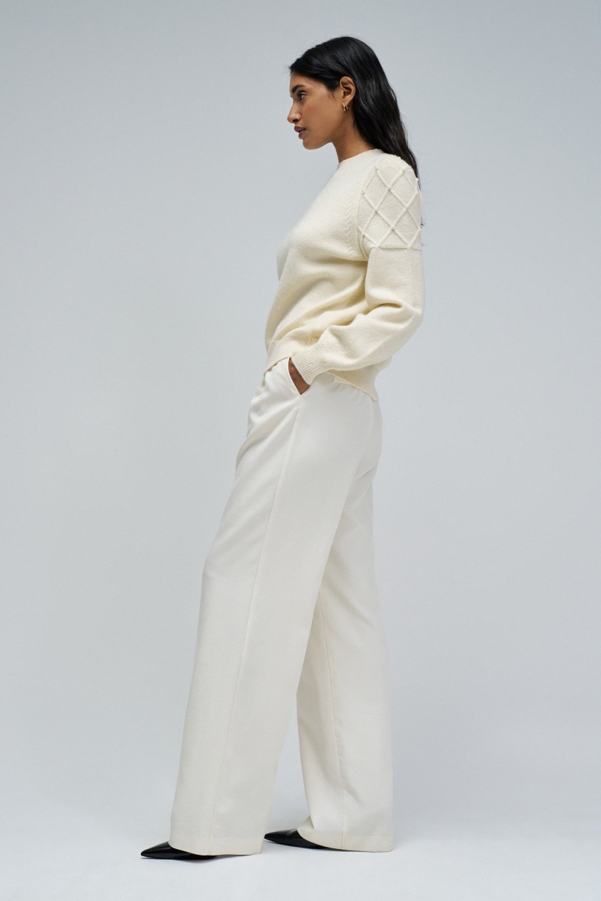 CAMISOLA DE MALHA COM PÉROLAS