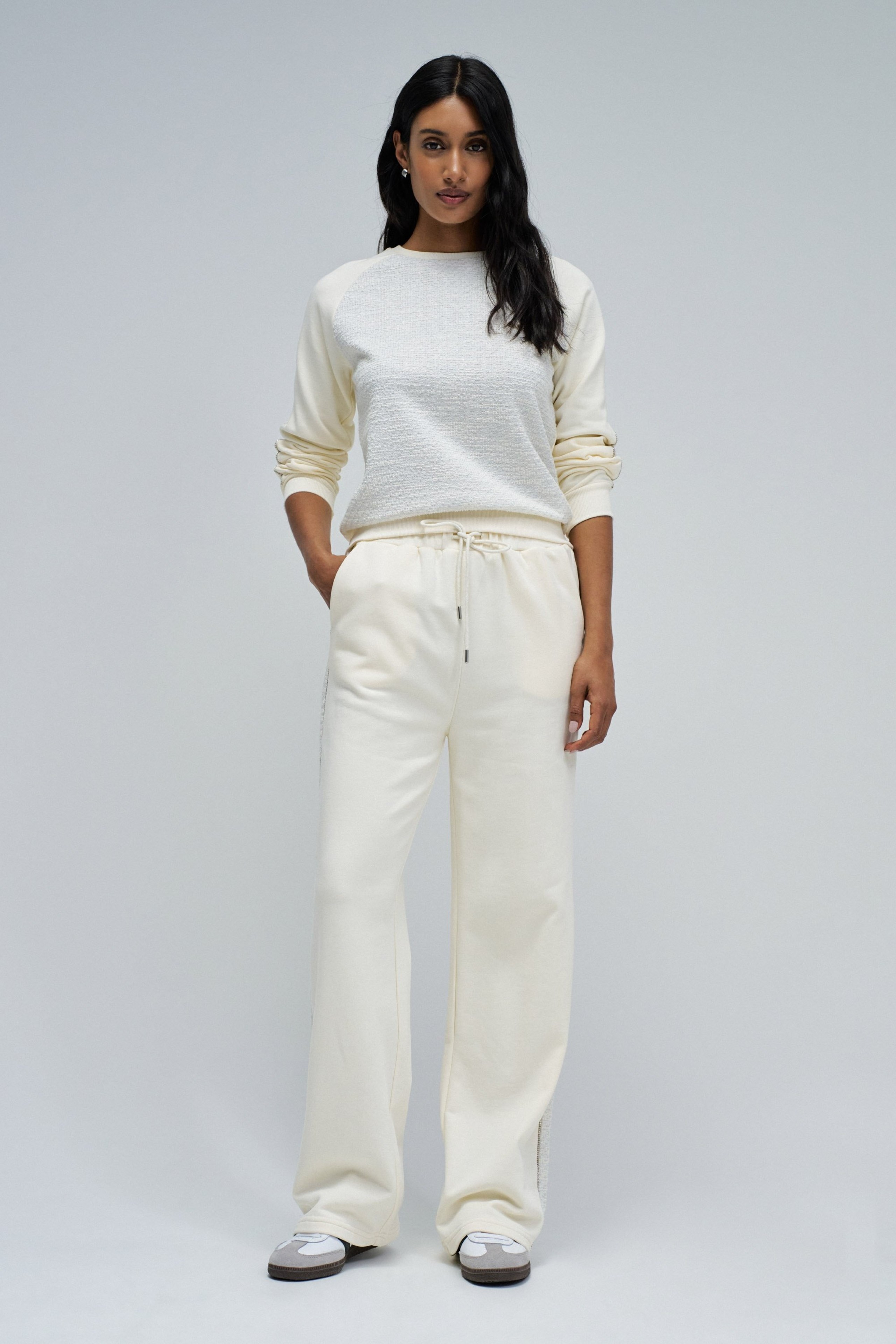 PANTALONES JOGGERS CON PIERNA STRAIGHT