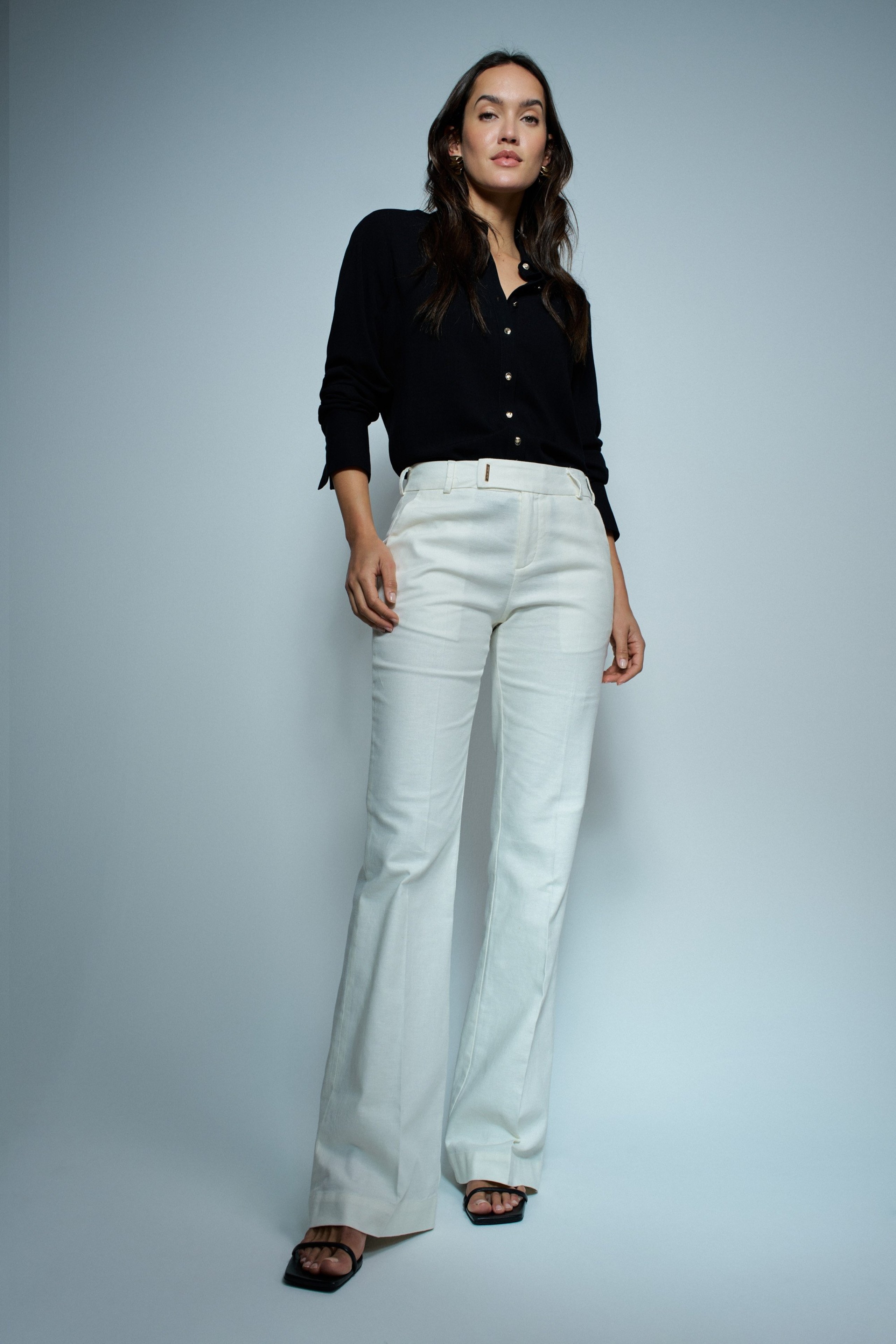 CHINO FLARE EM LINHO