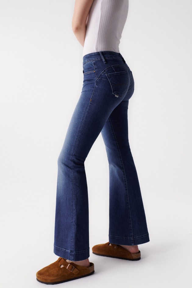 JEANS WONDER PUSH UP FLARE EN DENIM FONCÉ