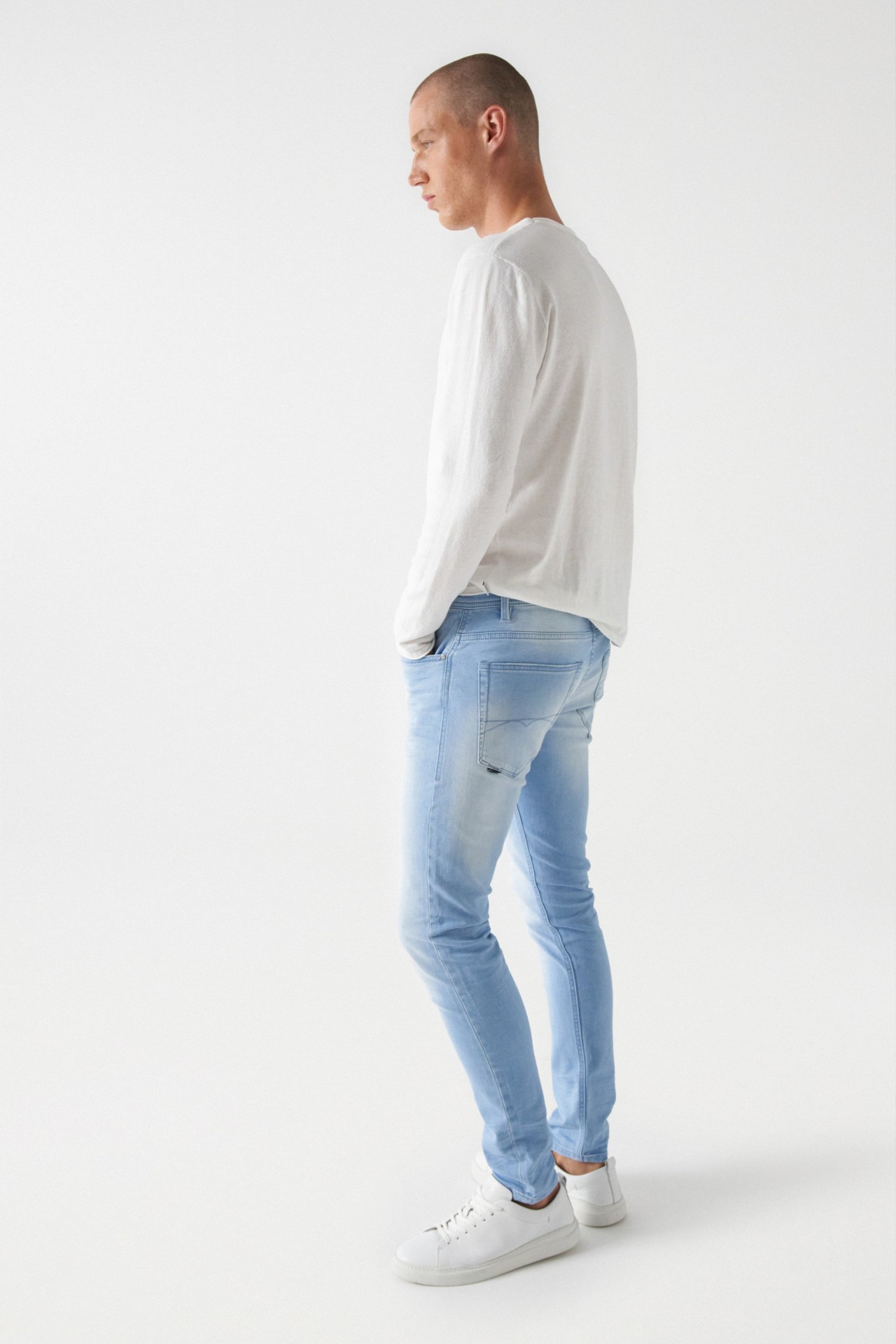 SKINNY LIGHT BLUE DENIM KNIT JEANS