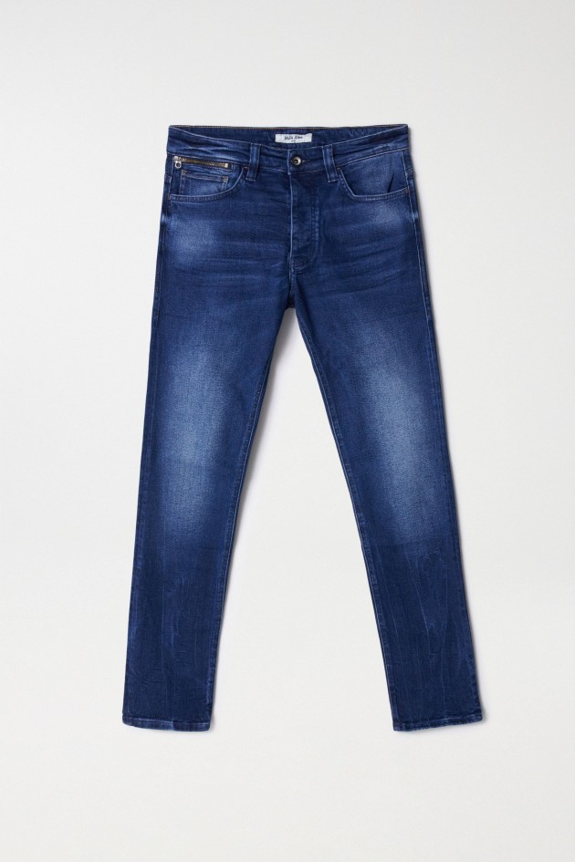 SLIM JEANS WITH ZIPPED POCKET