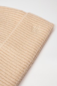 GORRO EM MALHA CANELADA GORRO EM MALHA CANELADA