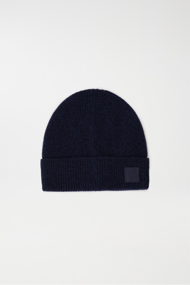 KNITTED BEANIE