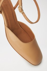 LEATHER BLOCK-HEEL SHOE, LIGHT BEIGE LEATHER BLOCK-HEEL SHOE, LIGHT BEIGE