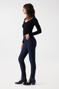 SECRET WITH DETAIL, RINSE WASH