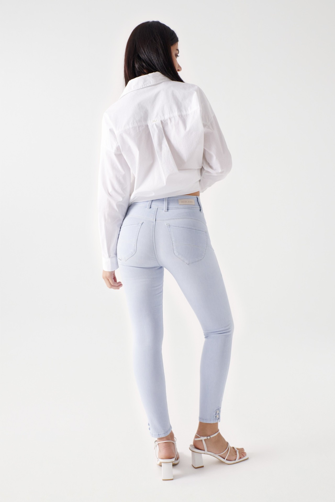 VAQUEROS SECRET PUSH IN CROPPED SKINNY