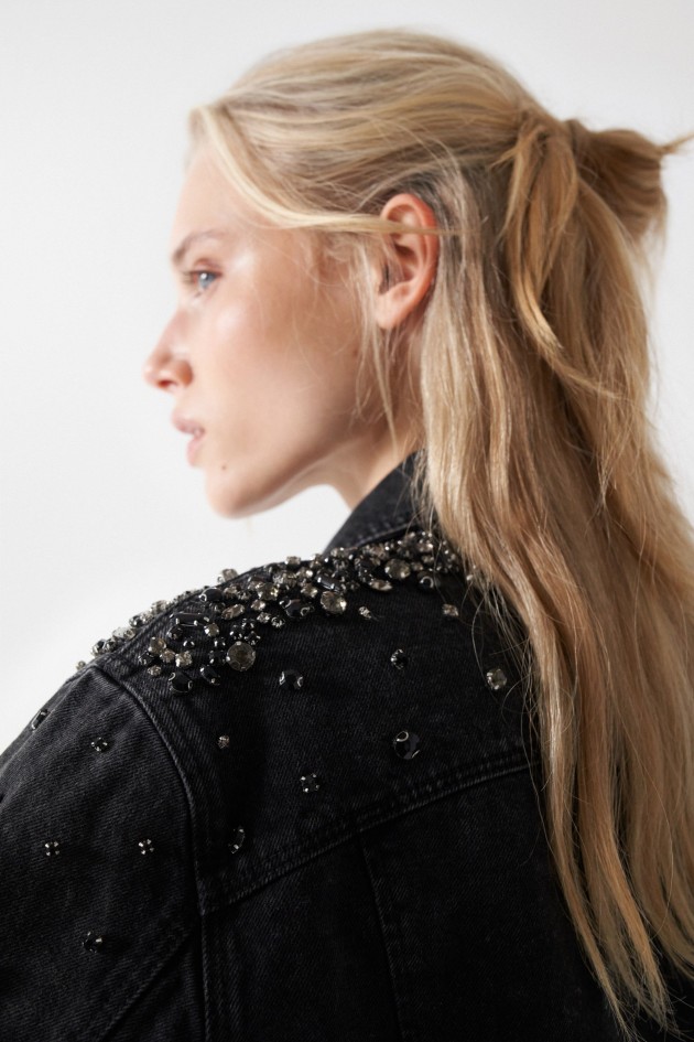 DENIM JACKET WITH SHINY APPLIQUÉS