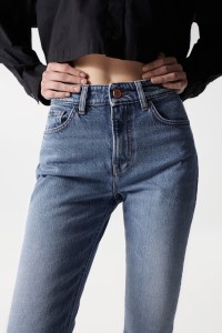 TRUE SLIM PREMIUM , MEDIUM LIGHT